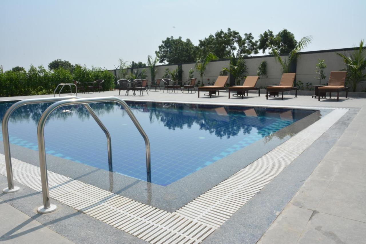 Treehouse Morina Hotel Vithalpur Exterior photo